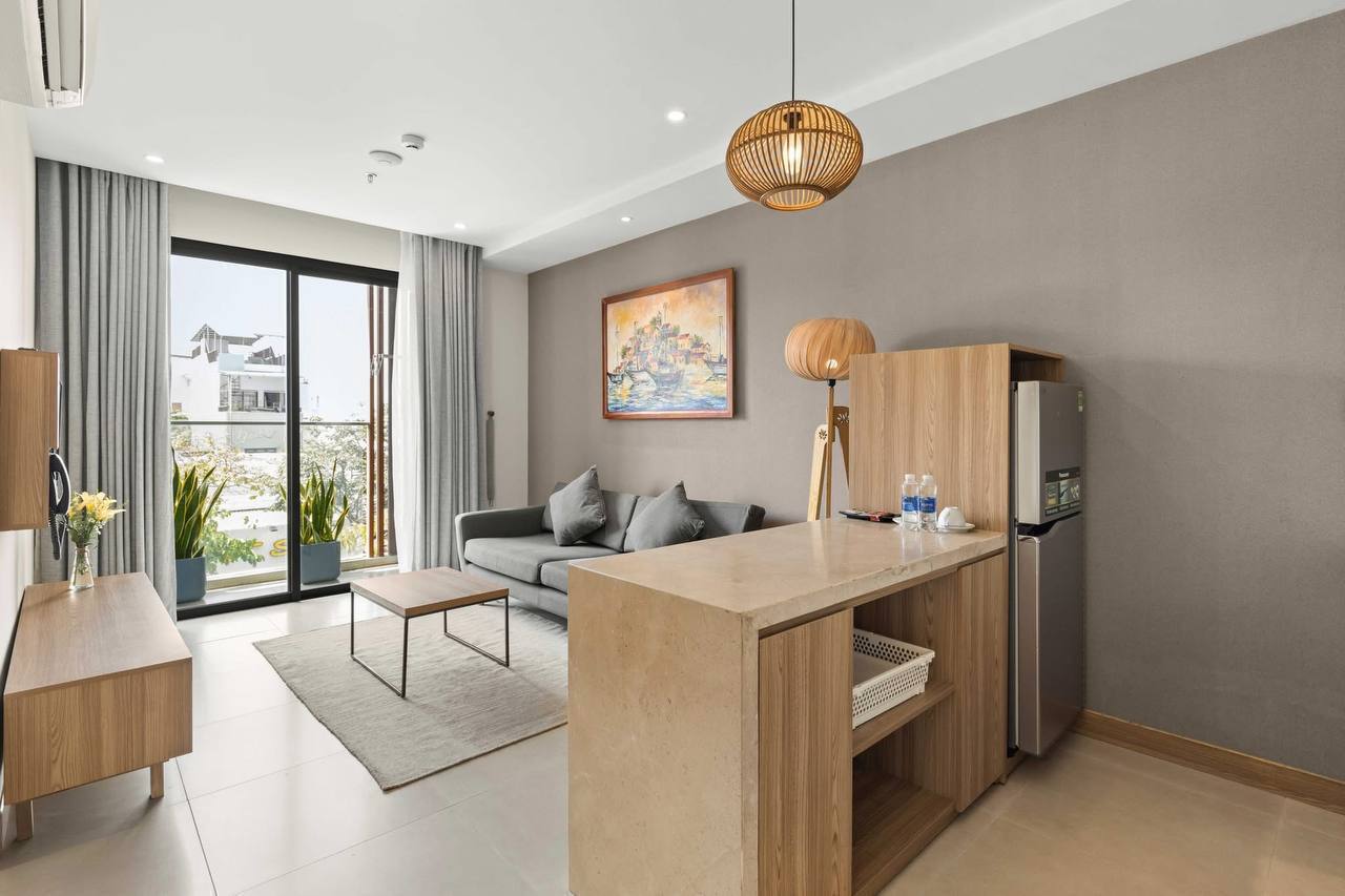 Beautiful 2-Bedroom Apartment in My An photo 7 of 8