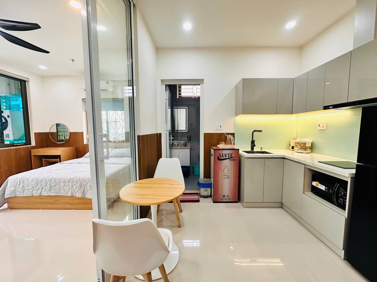 Brand-New 1-Bedroom Near My Khe Beach photo 2 of 6