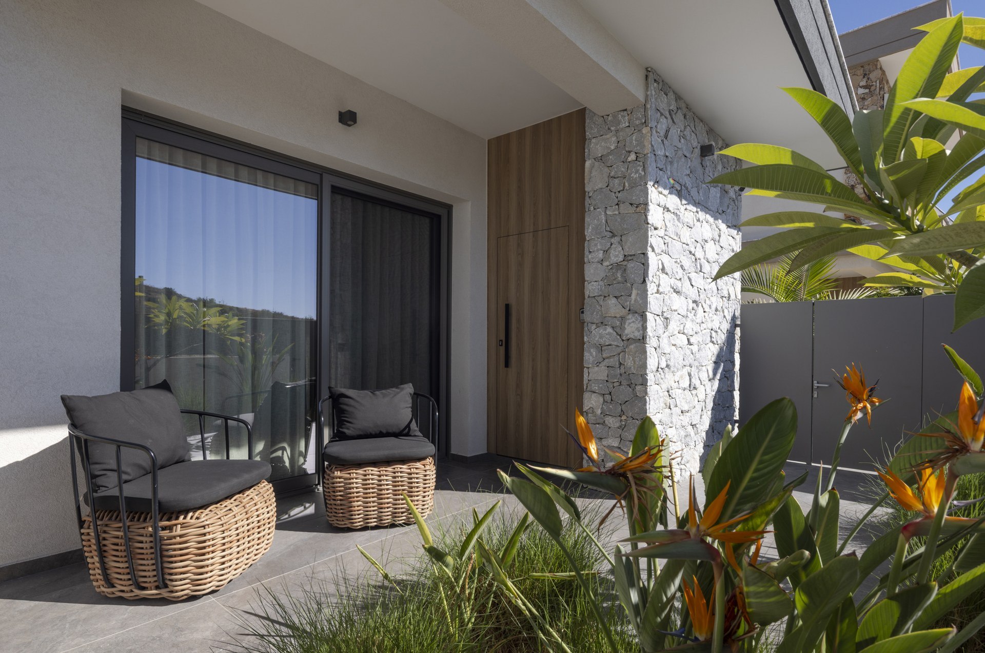 3-Bedroom House with Private Pool in Agios Athanasios photo 2 of 7