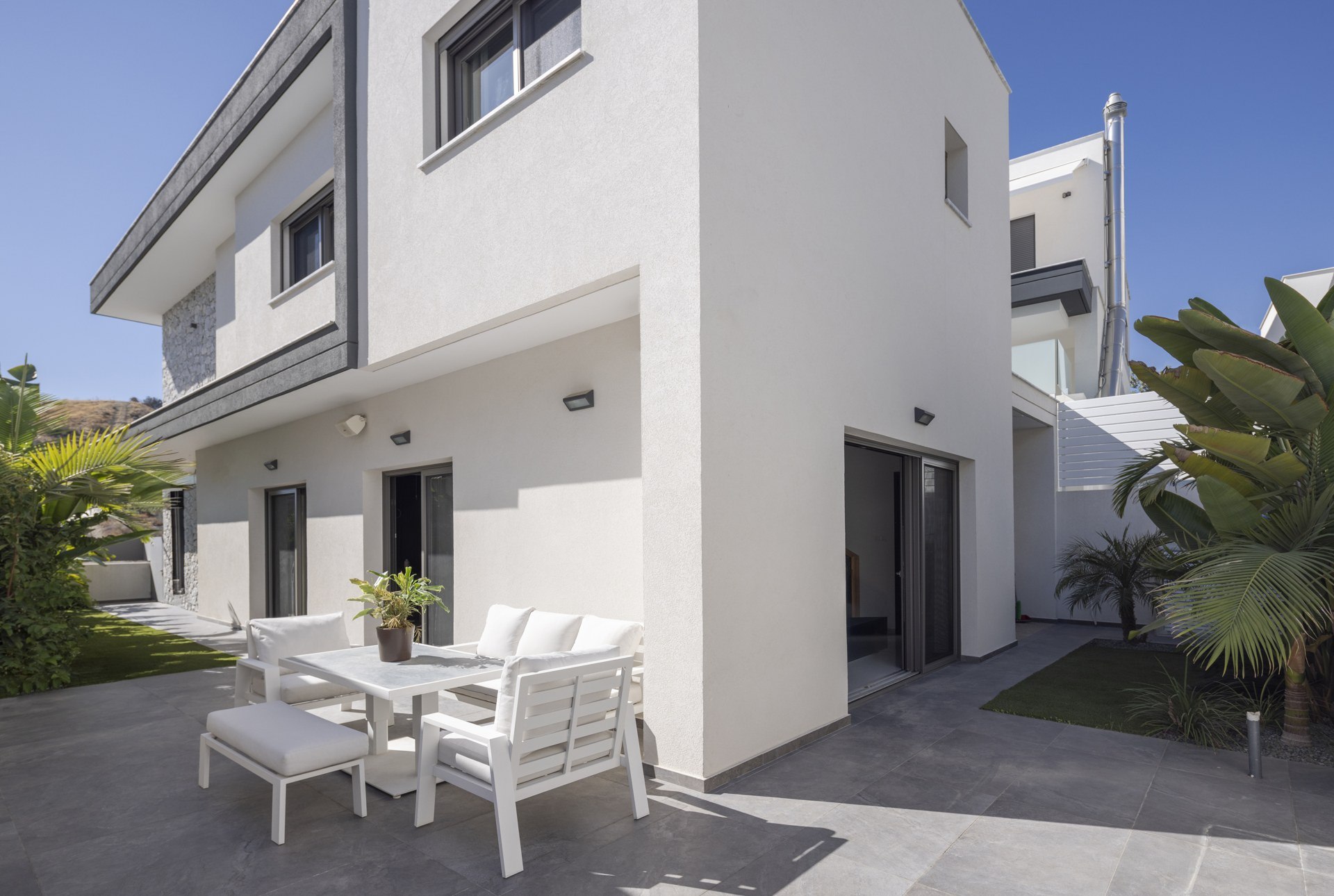3-Bedroom House with Private Pool in Agios Athanasios photo 5 of 7