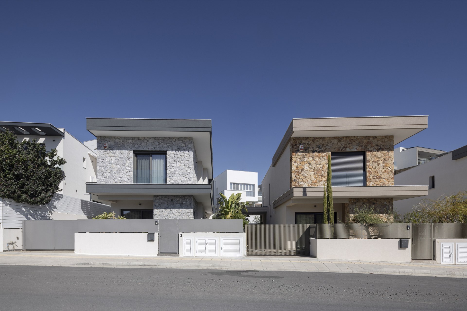 3-Bedroom House with Private Pool in Agios Athanasios photo 6 of 7