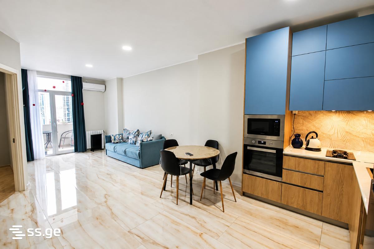Furnished 2-Bedroom Apartment in Batumi photo 1 of 7