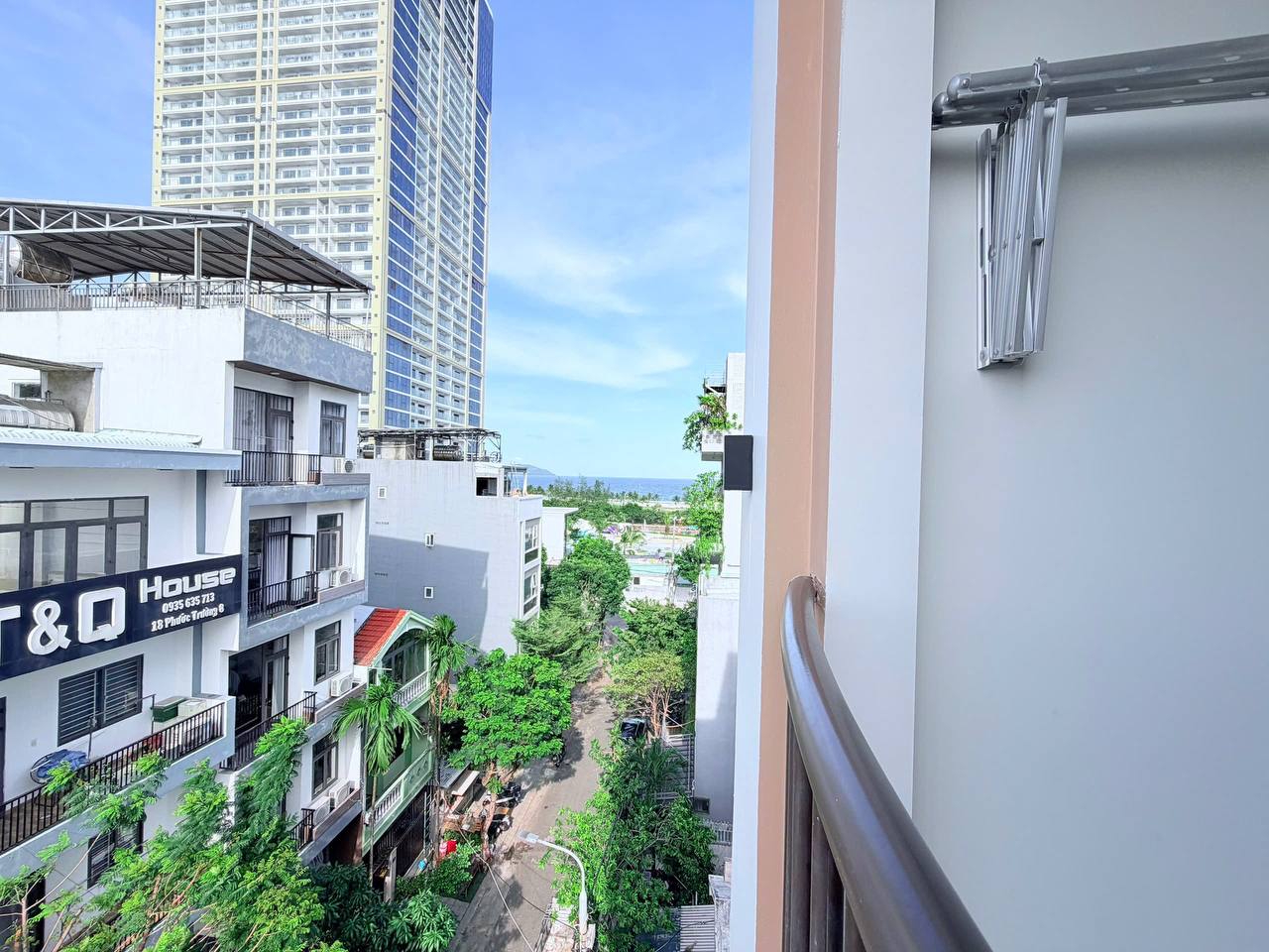 Beachside 1-Bedroom Apartment with Balcony photo 2 of 8