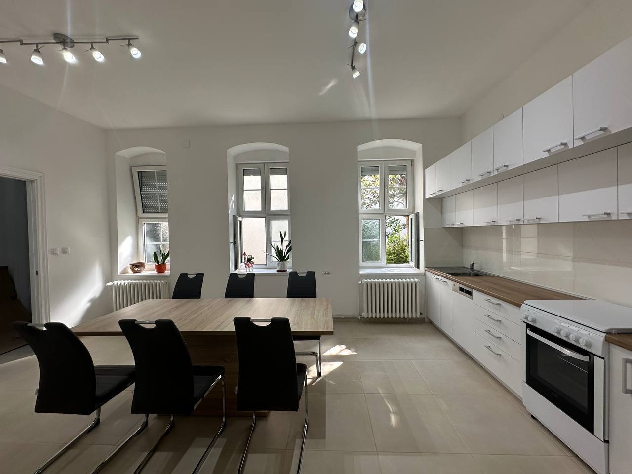 2-Bedroom Apartment in Belgrade photo 2 of 5