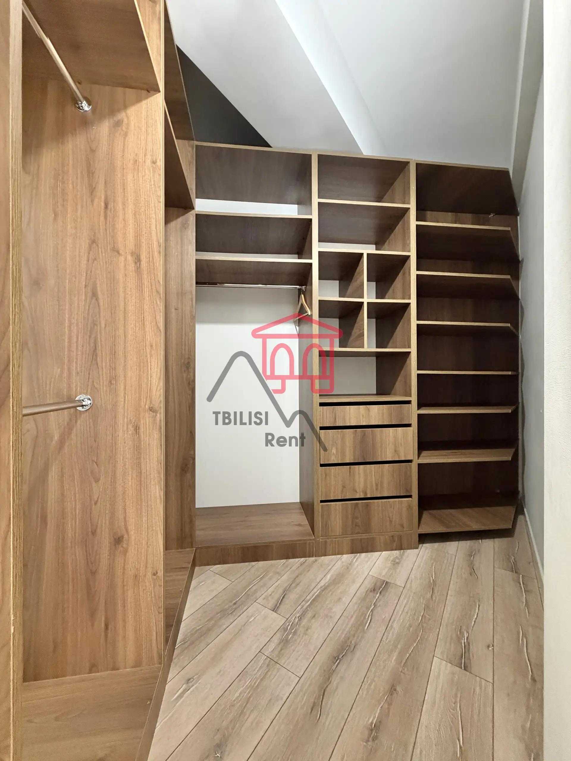 Spacious 3-Bedroom Apartment in Vake photo 5 of 8