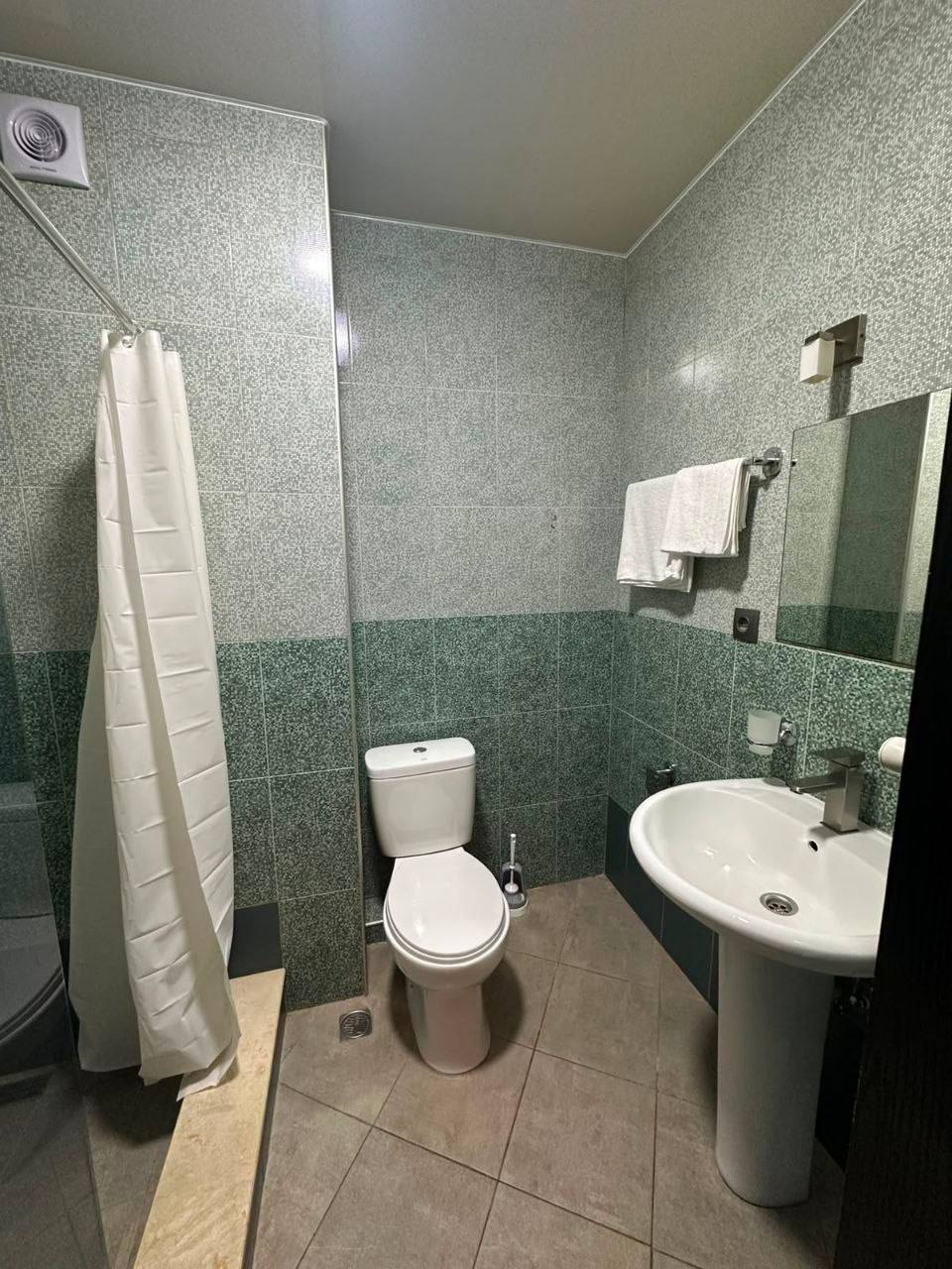 1-Bedroom Apartment Near 6 May Park photo 6 of 6