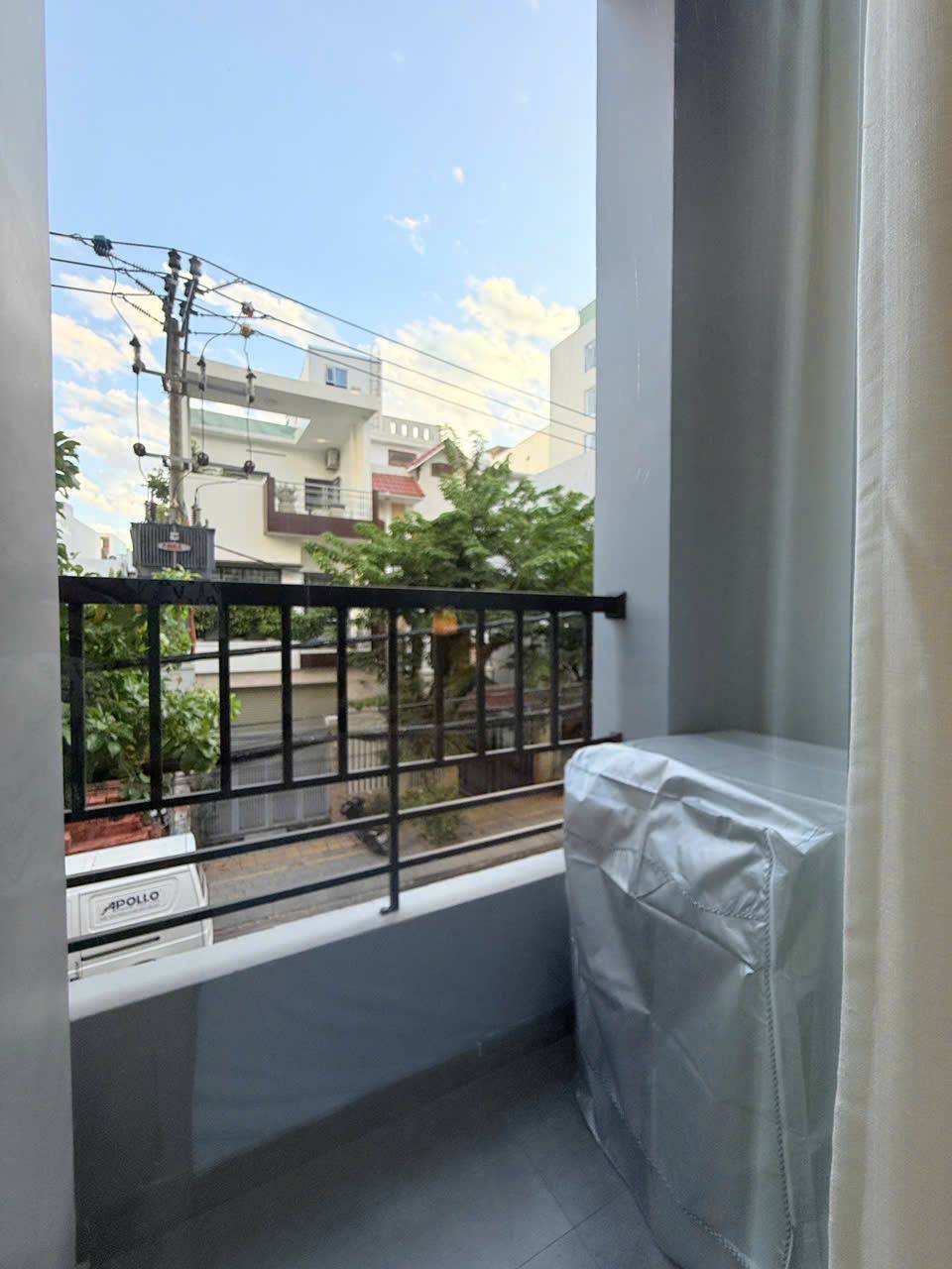 Brand-New 1-Bedroom Apartment in Son Tra photo 1 of 8