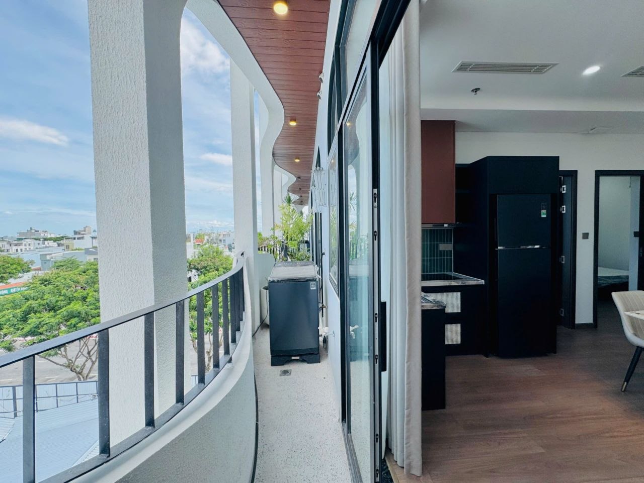 Furnished 2-Bedroom Apartment in FPT City photo 2 of 8
