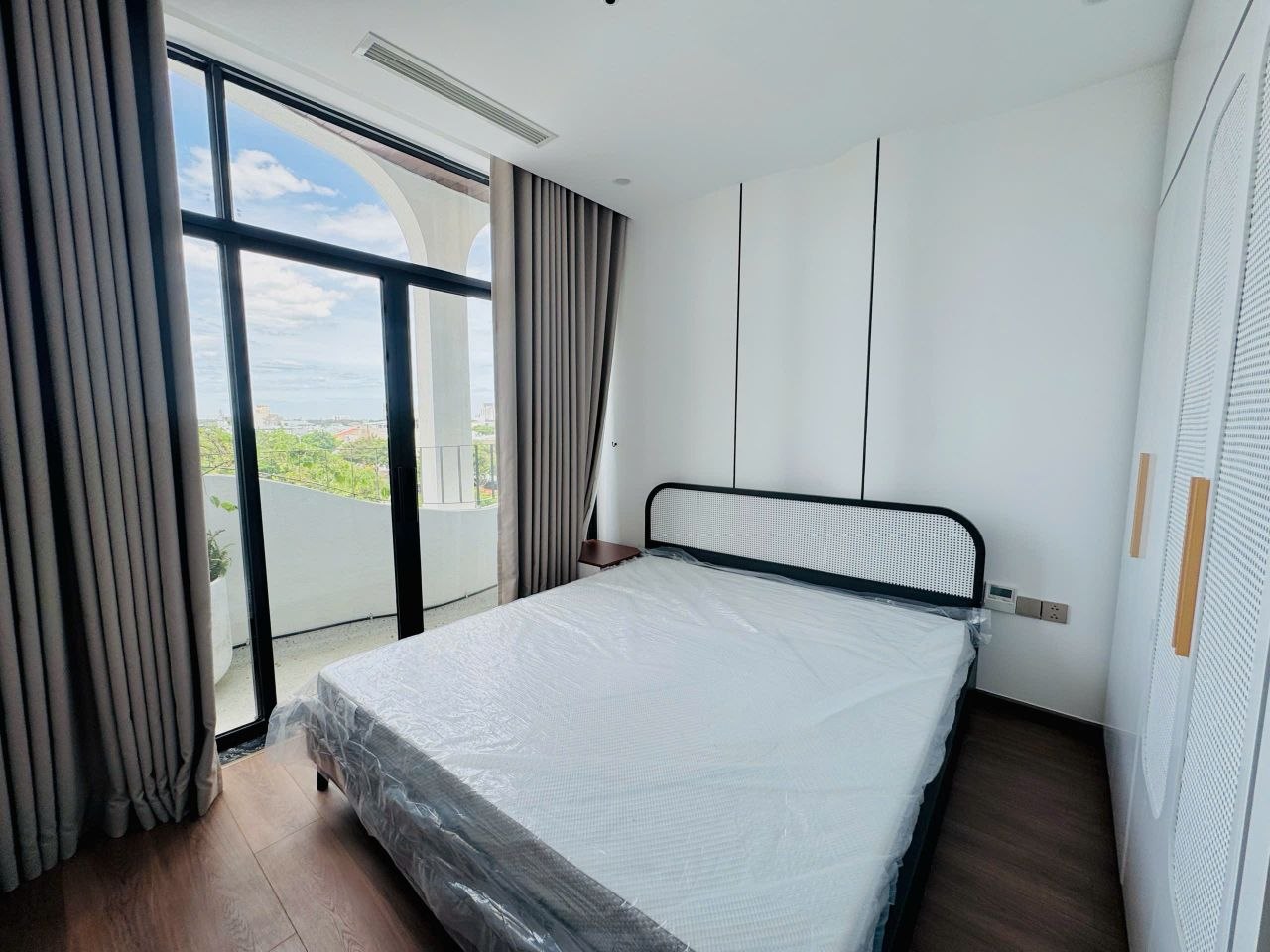 Furnished 2-Bedroom Apartment in FPT City photo 6 of 8
