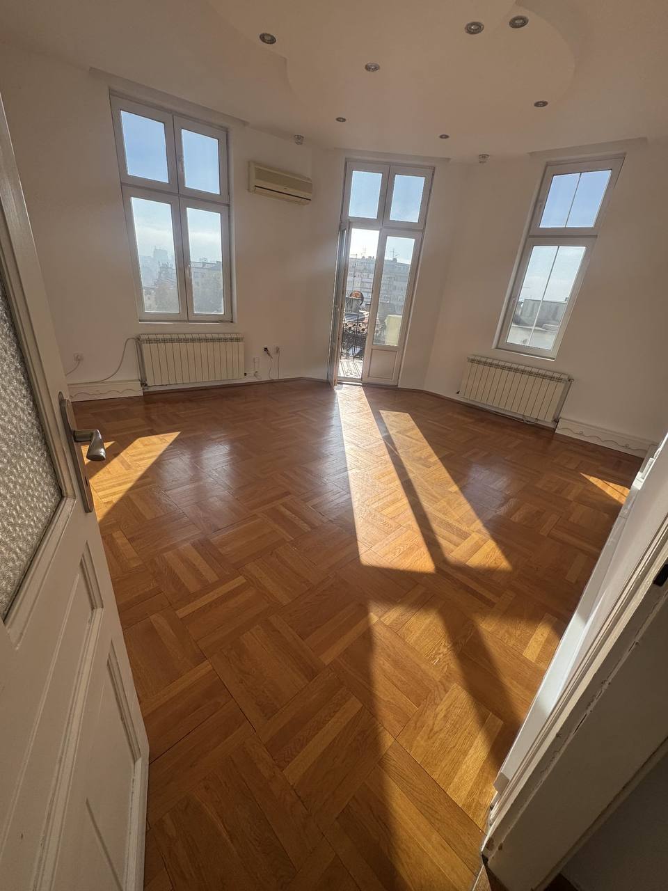 Unfurnished Two-Bedroom Apartment in Dorcol photo 1 of 8