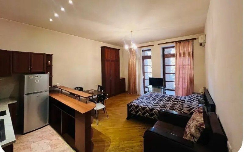 Furnished One-Bedroom Apartment in Kentron photo 1 of 7