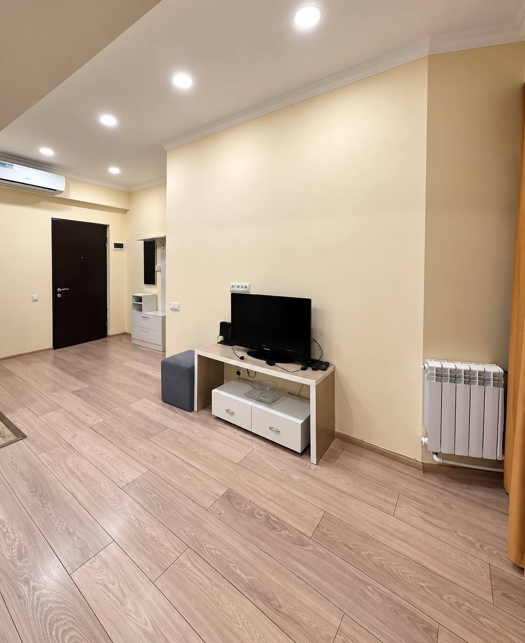 Furnished Two-Room Apartment in Arabkir photo 2 of 8