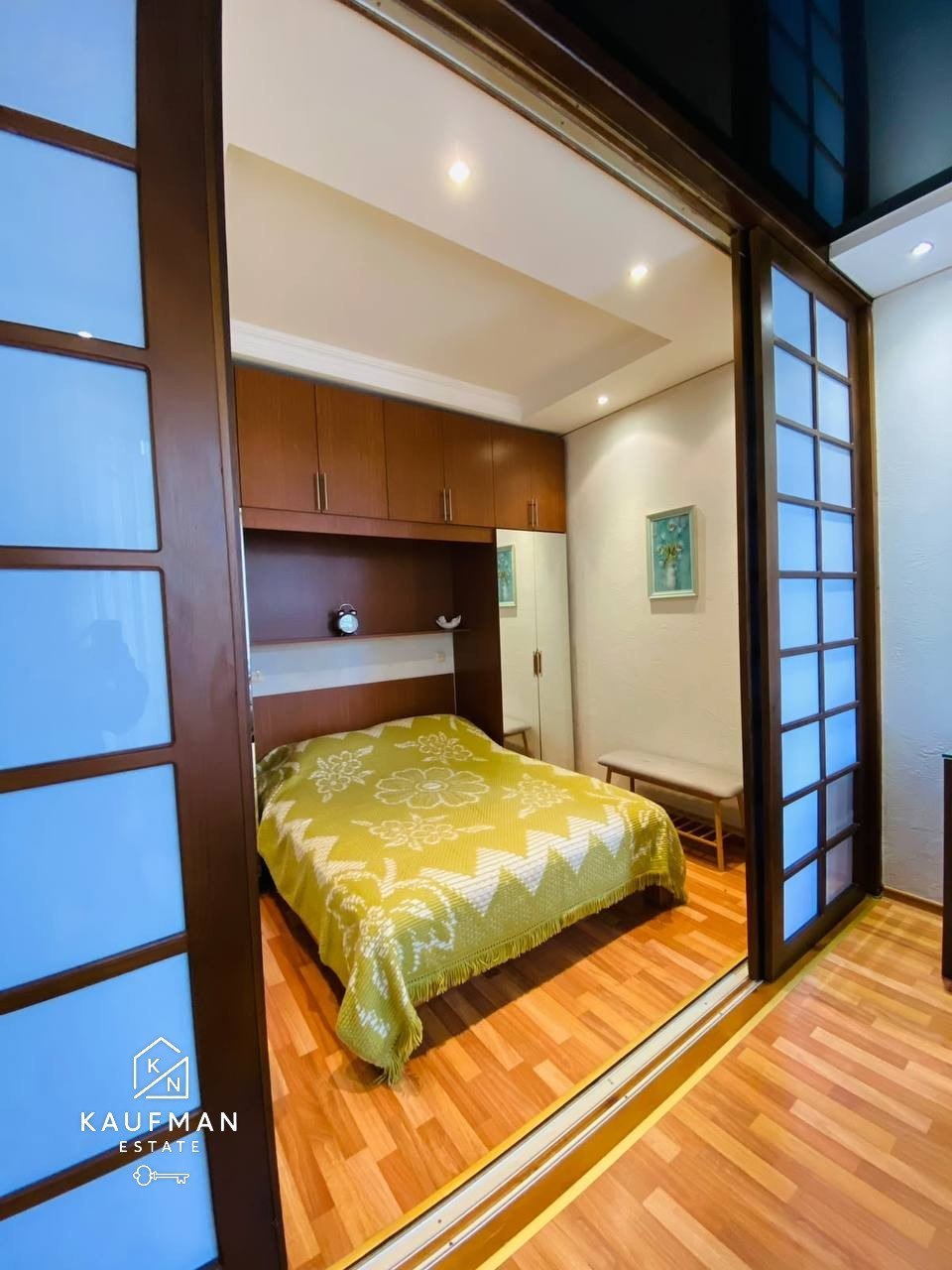 One-Bedroom Apartment in Batumi Old Town photo 2 of 4