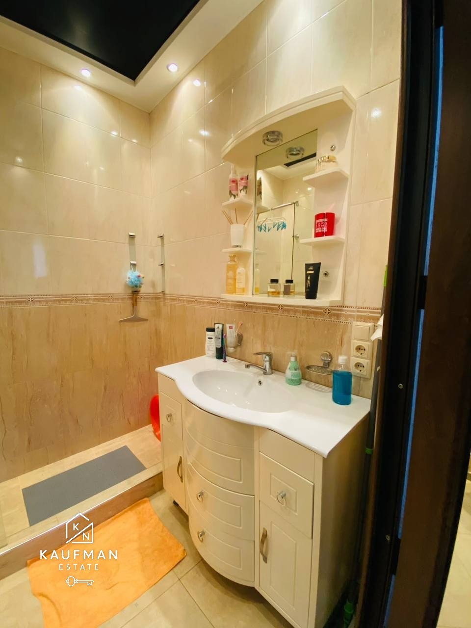 One-Bedroom Apartment in Batumi Old Town photo 4 of 4