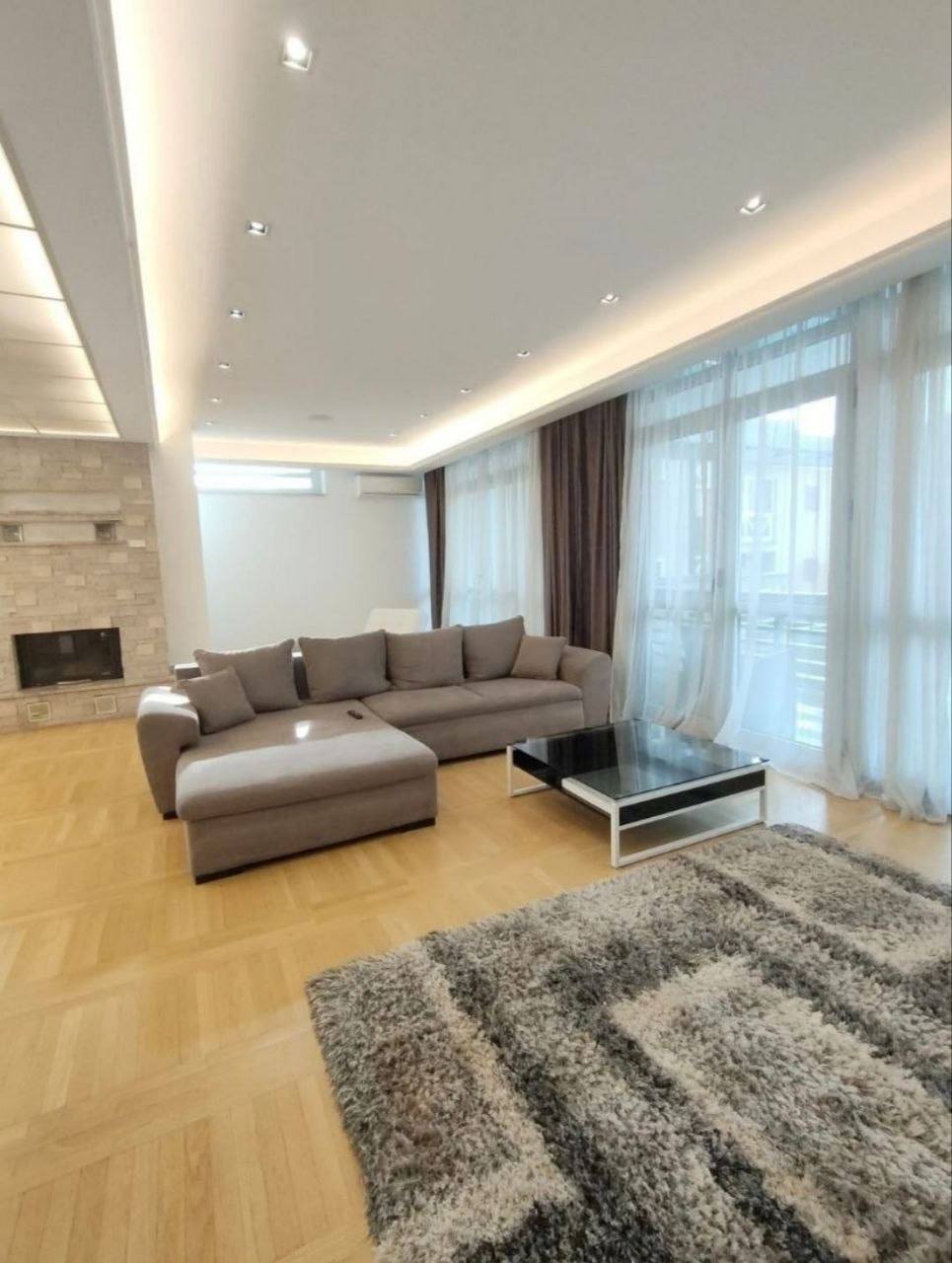 3-Bedroom Apartment in Dedinje photo 1 of 8