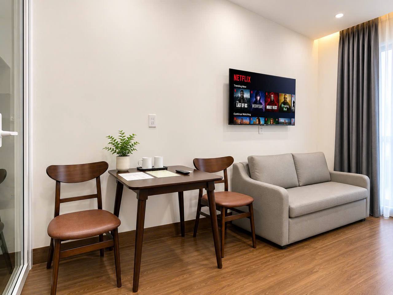 1-Bedroom Apartment with Balcony, Pool and Gym in My An photo 4 of 8