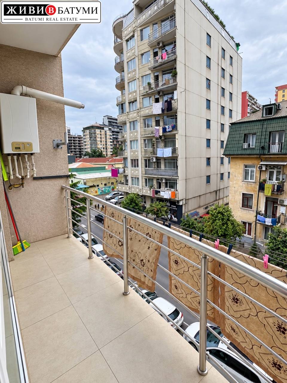 Просторная квартира с 2 спальнями в Батуми photo 8 of 8