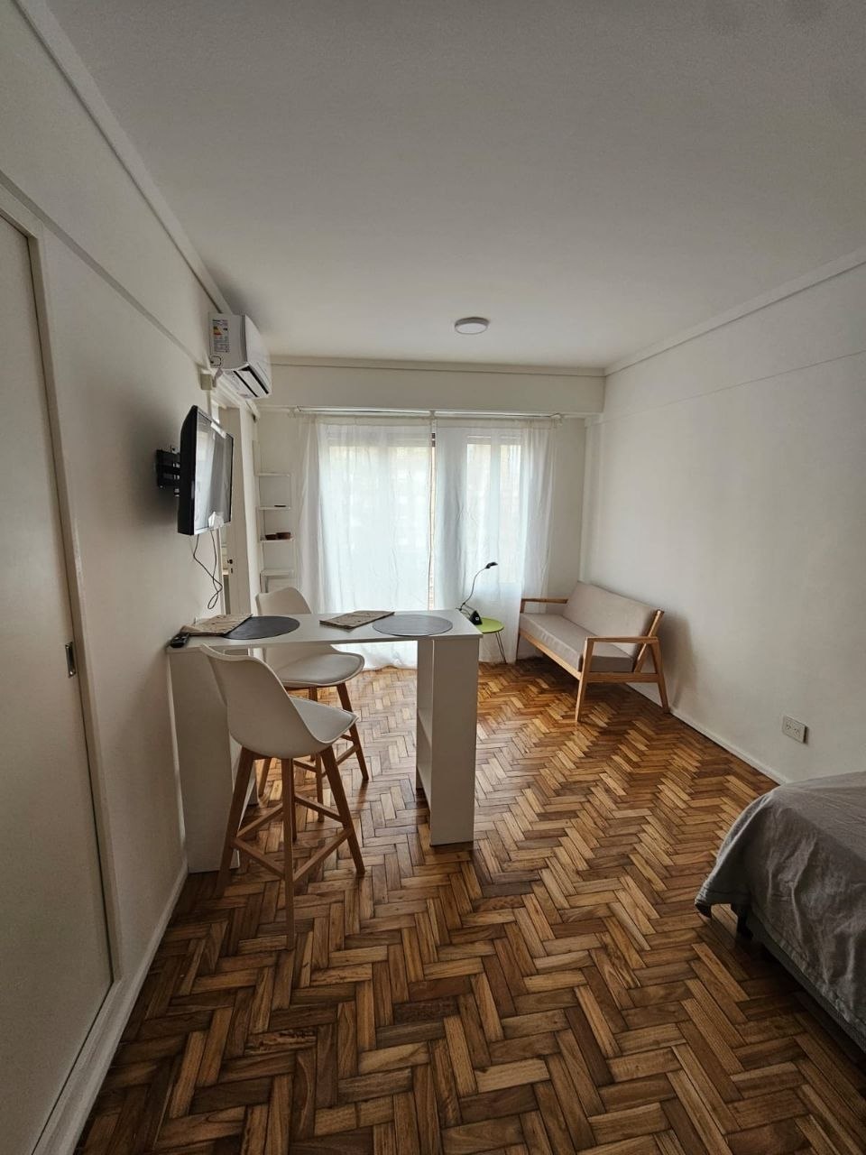 Студия с балконом в Реколете photo 3 of 7