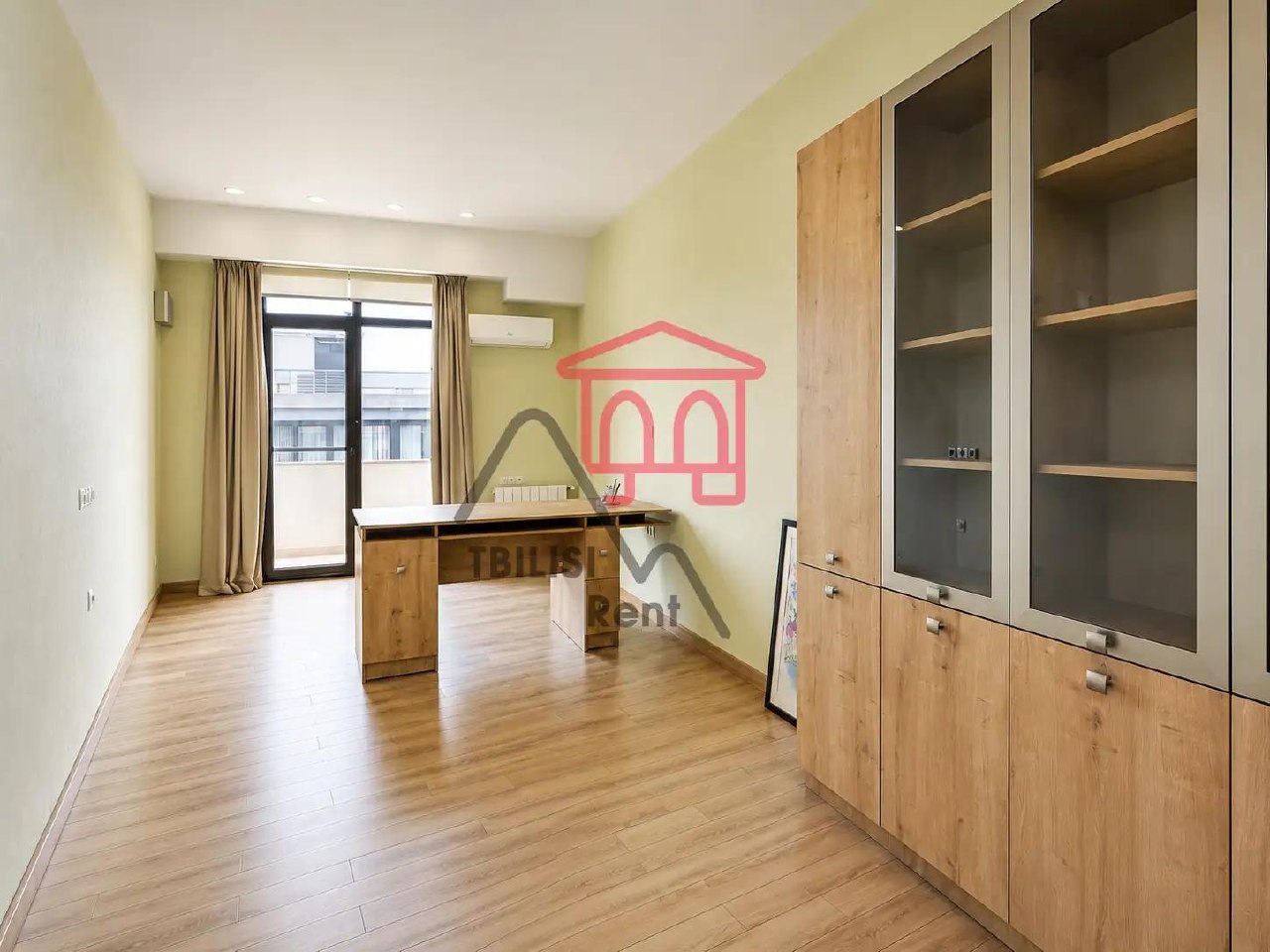 Spacious 3-Bedroom Apartment in Vake photo 7 of 8