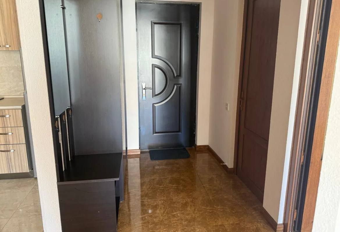 Furnished 2-Room Apartment in Kentron photo 6 of 8