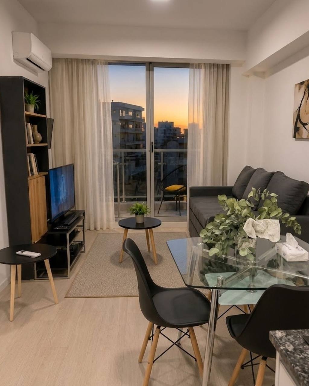 Two-Room Apartment with Balcony in Palermo/Colegiales photo 3 of 8
