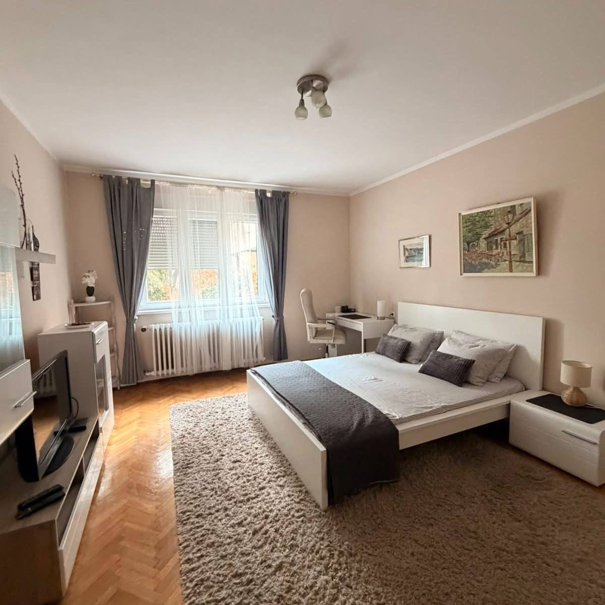 One-Bedroom Apartment on Krunska Street photo 3 of 5