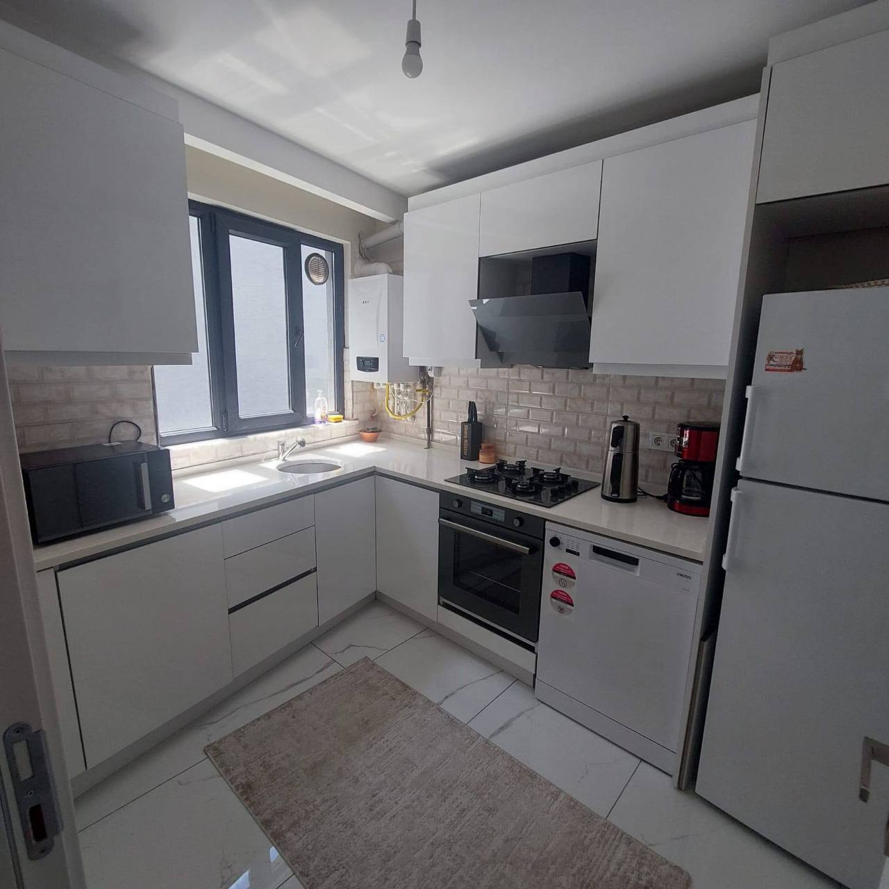 Furnished 2-Bedroom Apartment in PERA BLUE photo 3 of 6