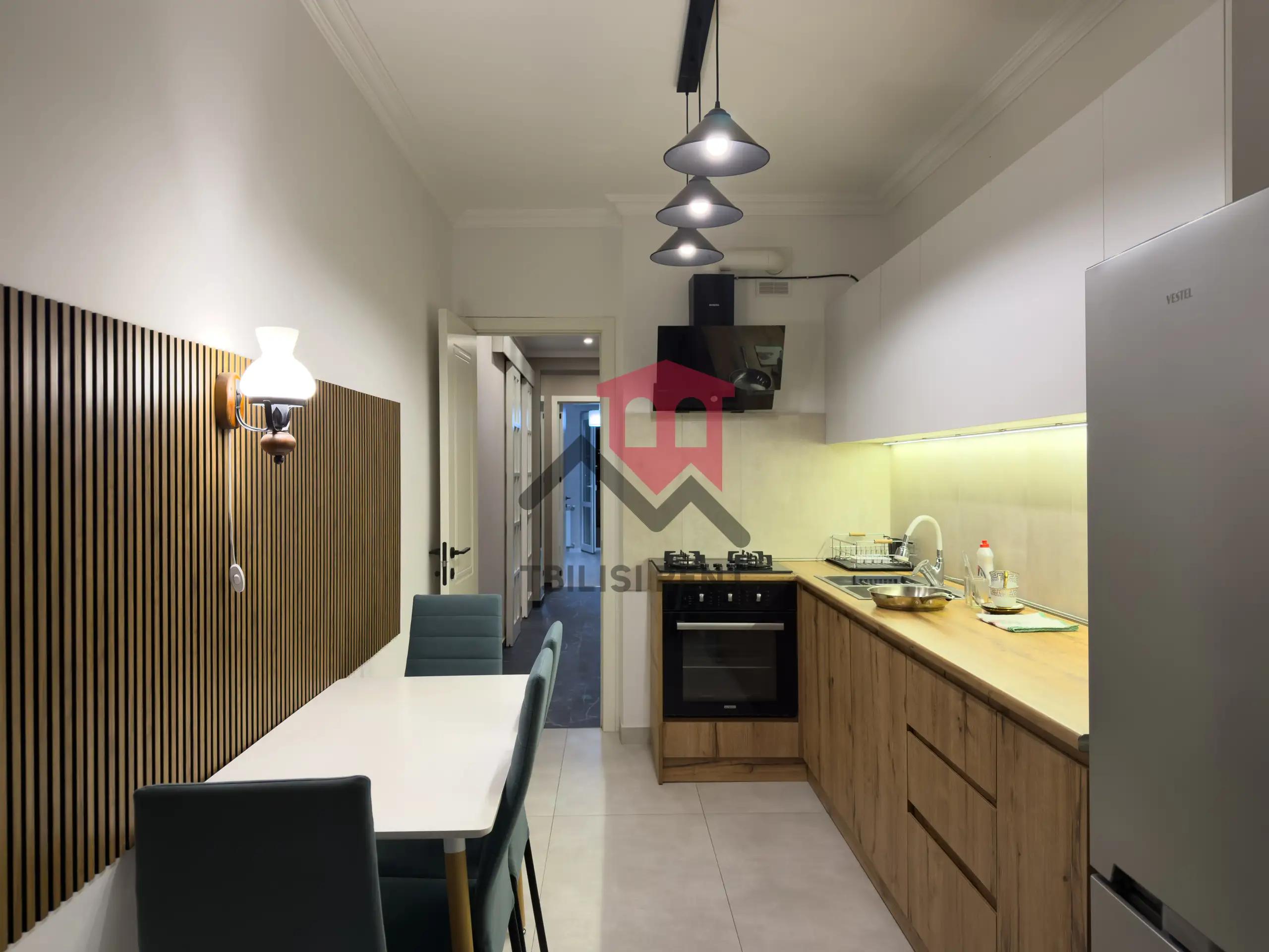 Spacious 3-Bedroom Apartment in Saburtalo photo 4 of 8