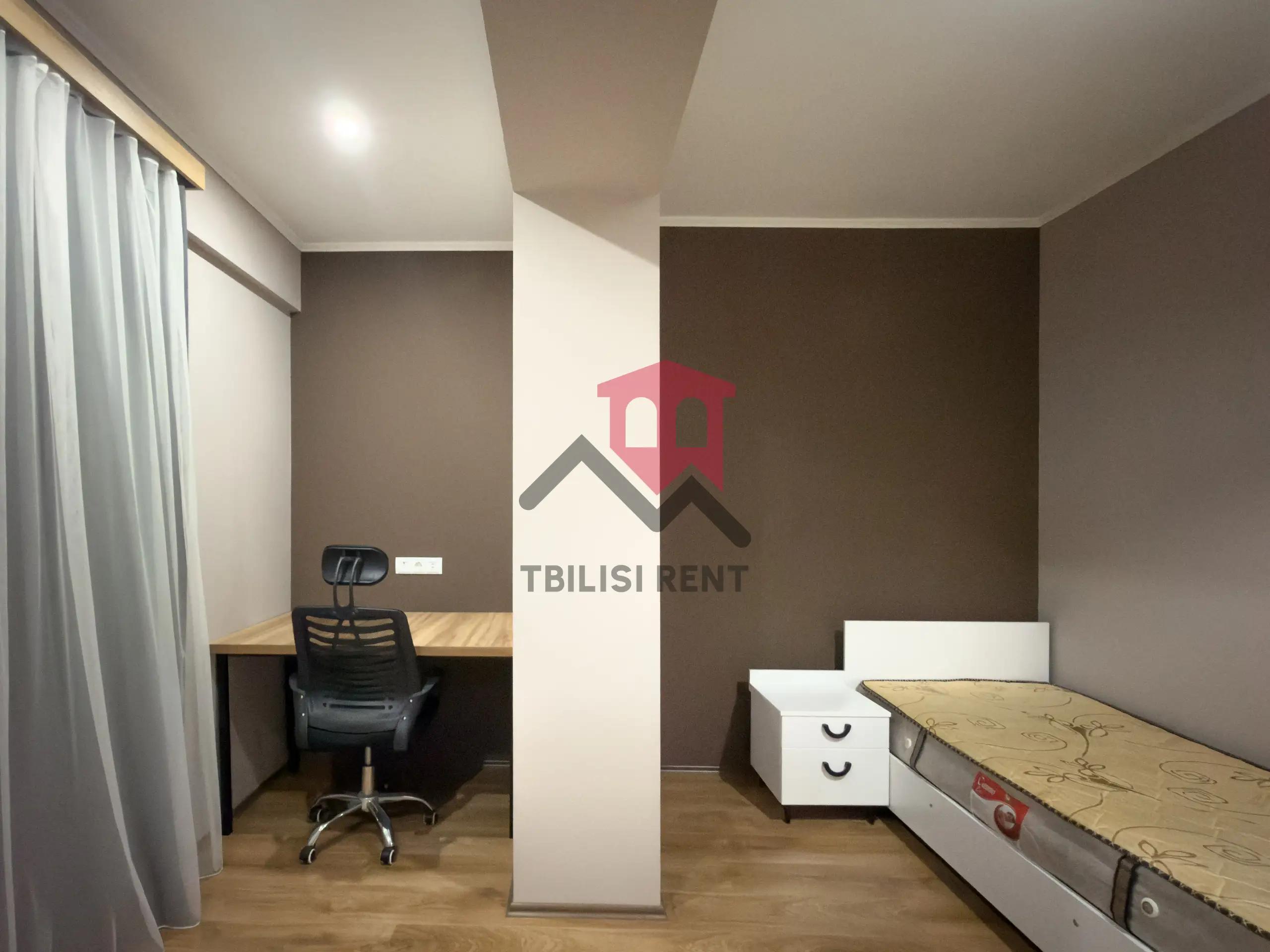 Spacious 3-Bedroom Apartment in Saburtalo photo 5 of 8
