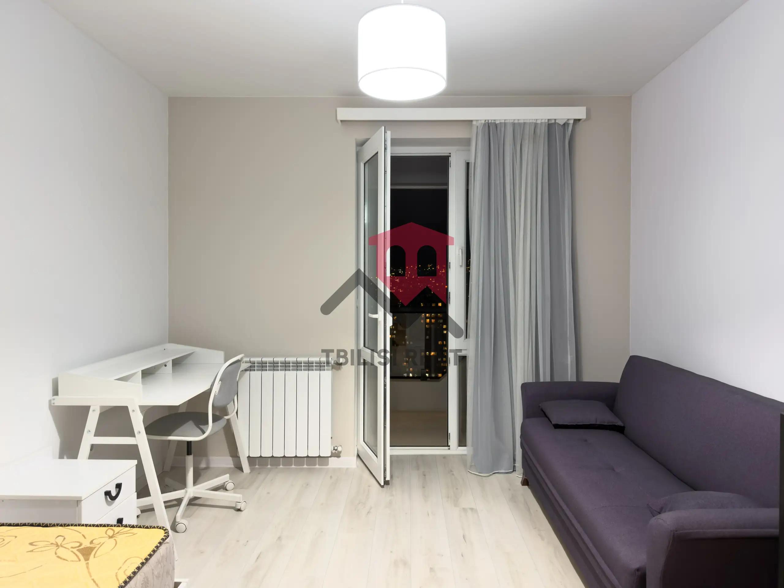 Spacious 3-Bedroom Apartment in Saburtalo photo 6 of 8