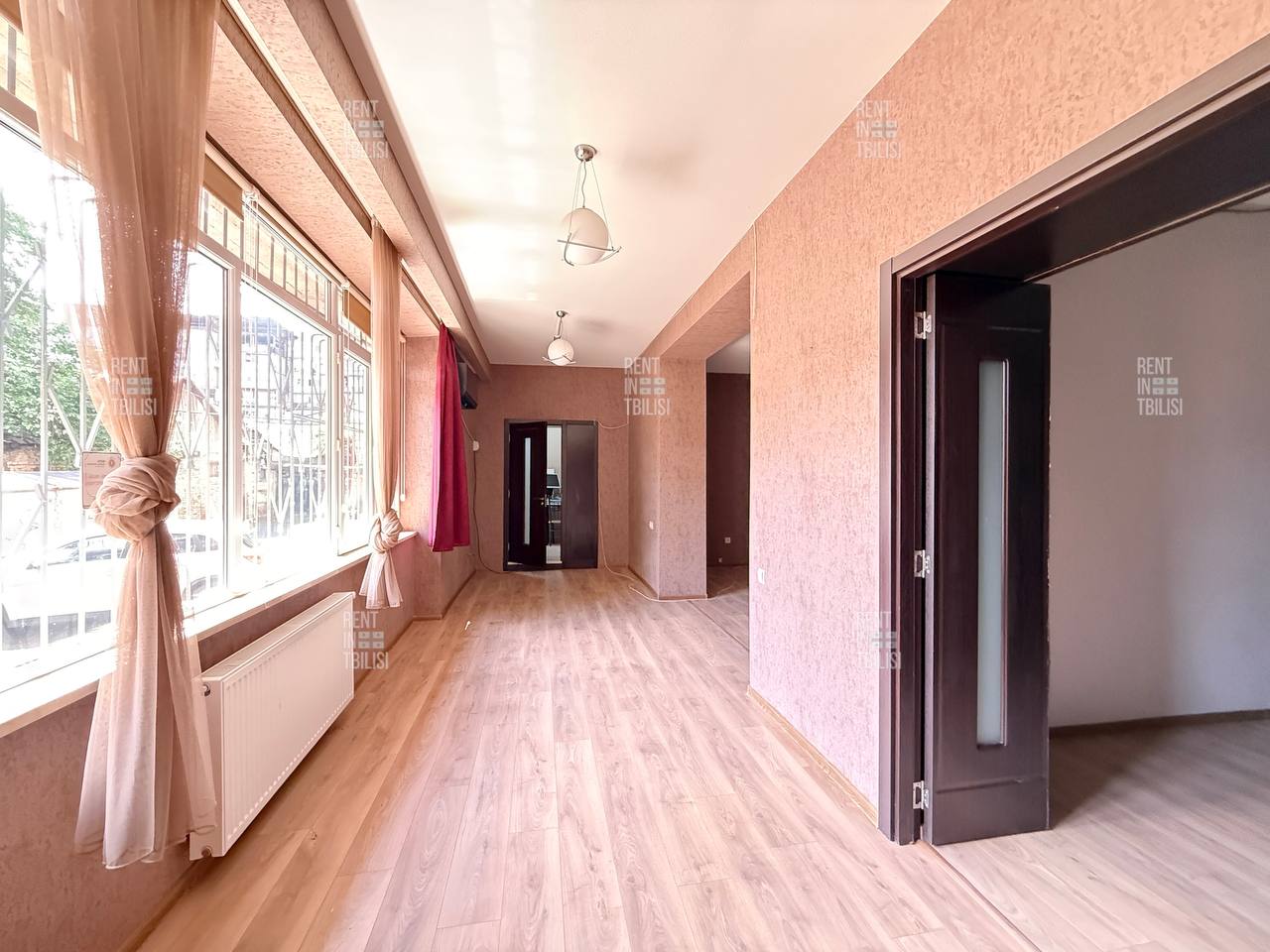 3-комнатная квартира в аренду в Сабуртало photo 1 of 8