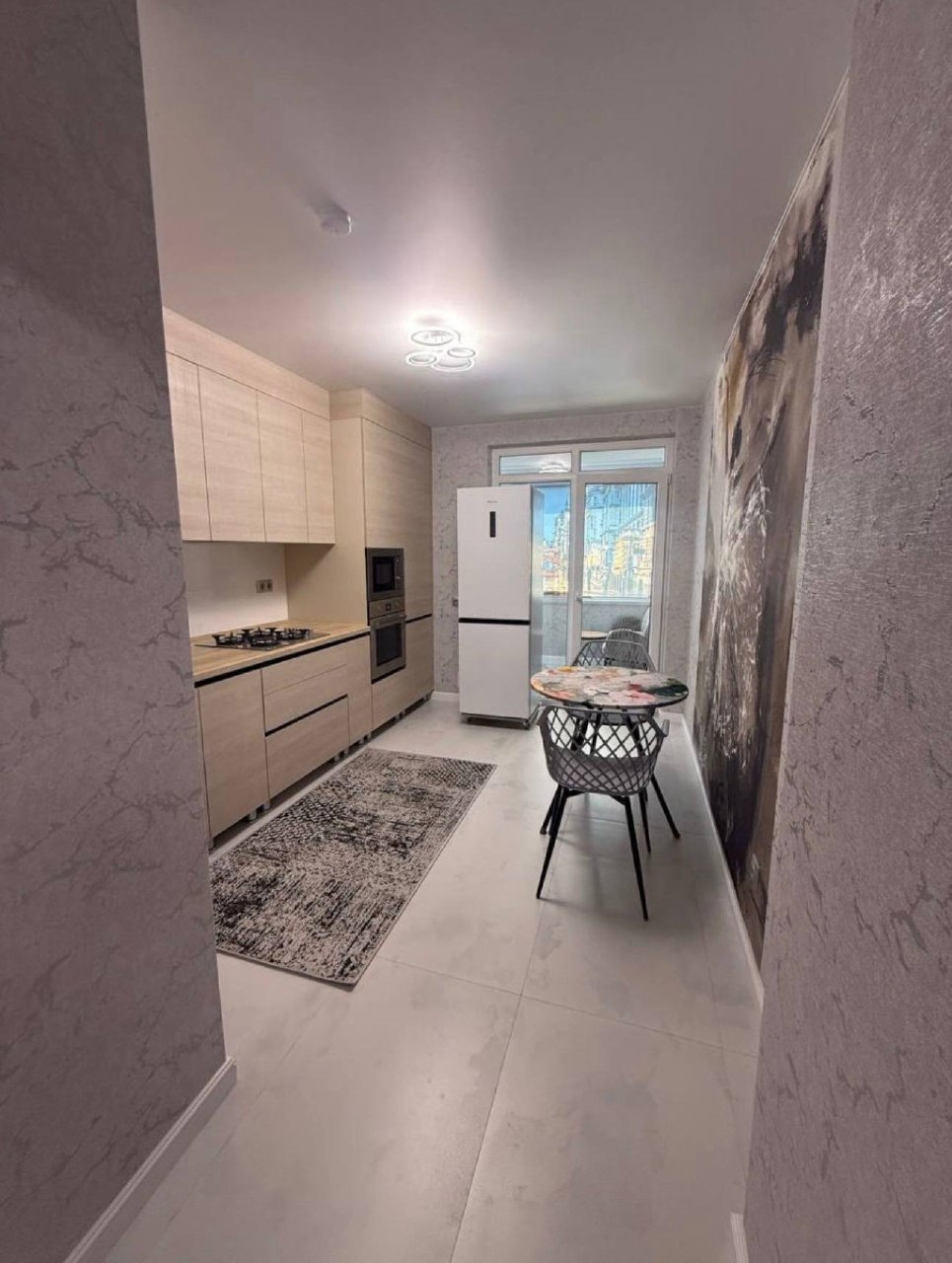 One-Bedroom Apartment near the Airport photo 1 of 8