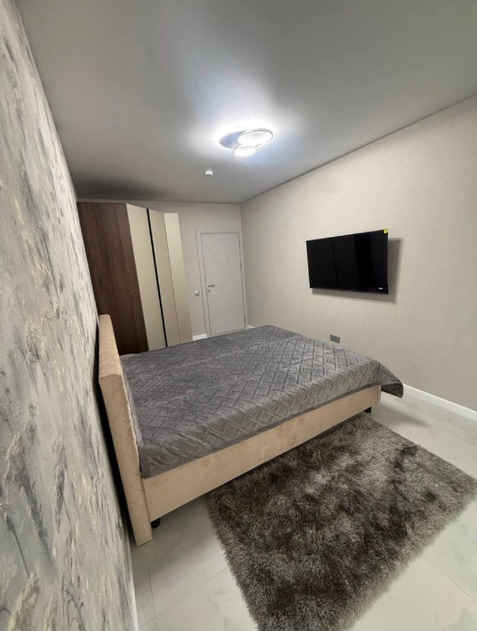 One-Bedroom Apartment near the Airport photo 6 of 8
