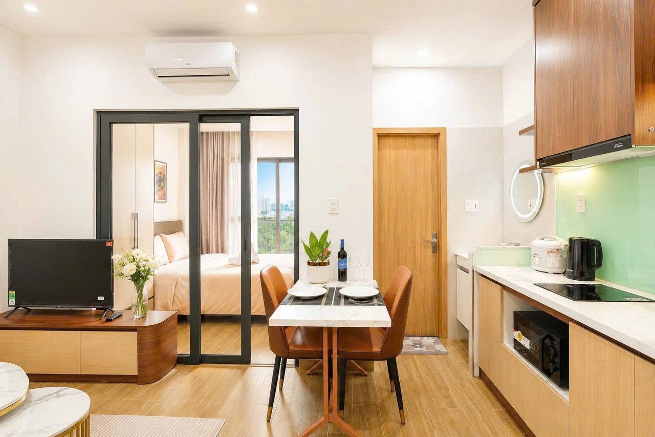 Ocean-Side Serviced Apartment Near My Khe Beach photo 6 of 8