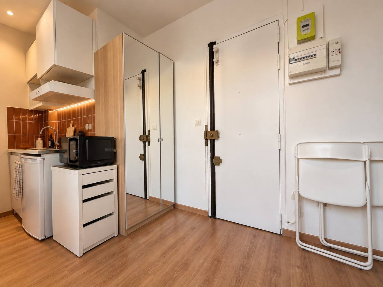 Студия 14 м² в 17-м округе Парижа photo 2 of 5