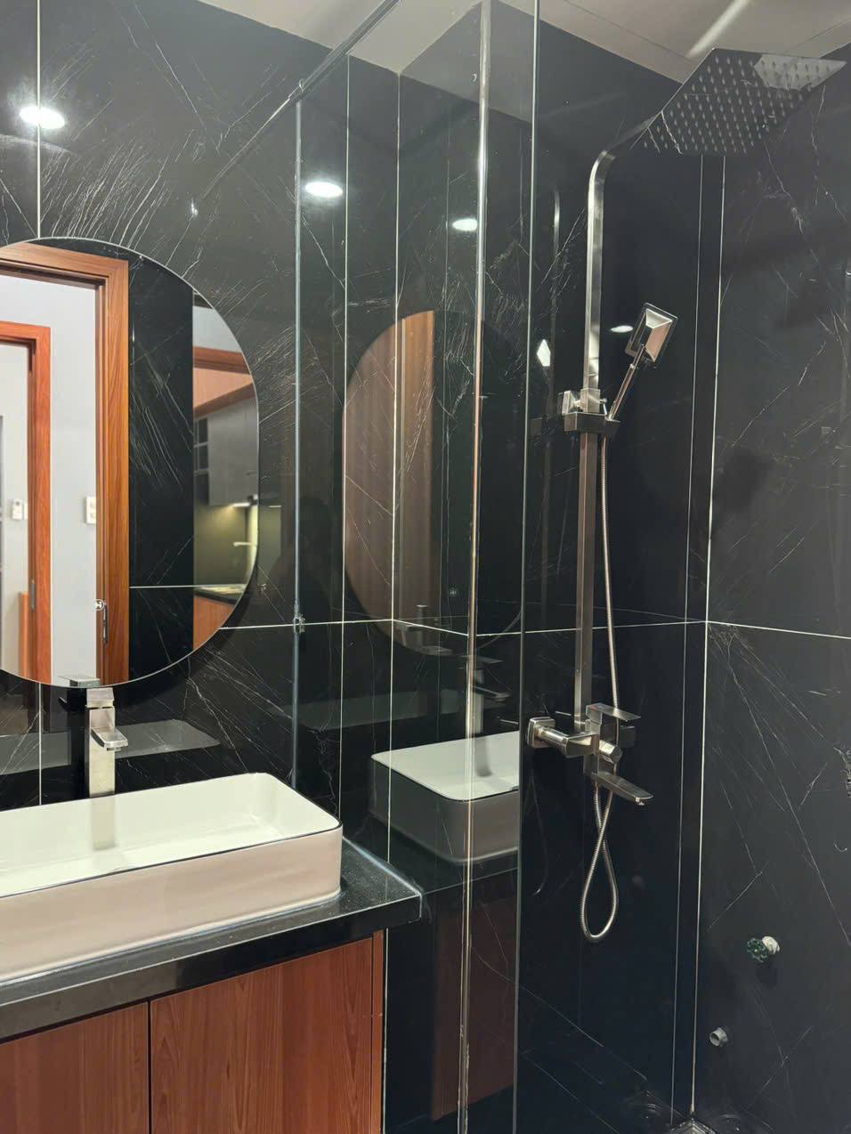 Luxury Studio Apartment in My An photo 8 of 8