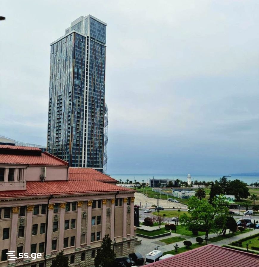 Two-Bedroom Apartment in Batumi photo 2 of 8