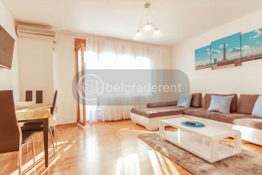 2.5-Room Apartment in Stari Grad photo 2 of 8