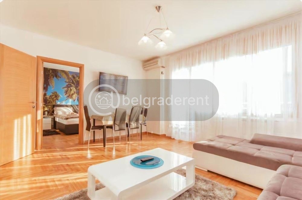 2.5-Room Apartment in Stari Grad photo 3 of 8