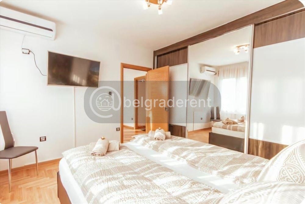 2.5-Room Apartment in Stari Grad photo 5 of 8
