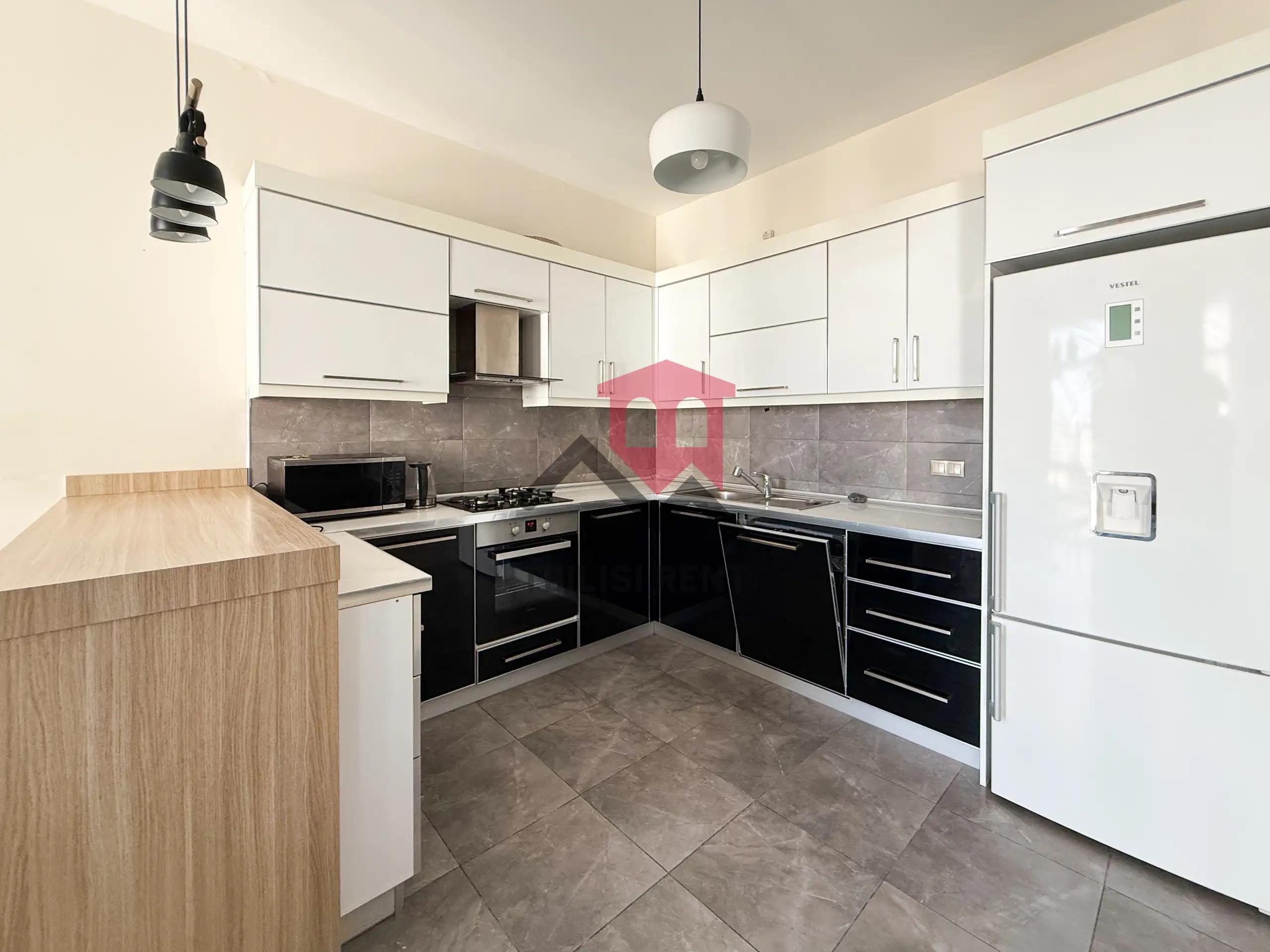 Spacious 3-Bedroom Apartment in Green Budapest, Saburtalo photo 3 of 8