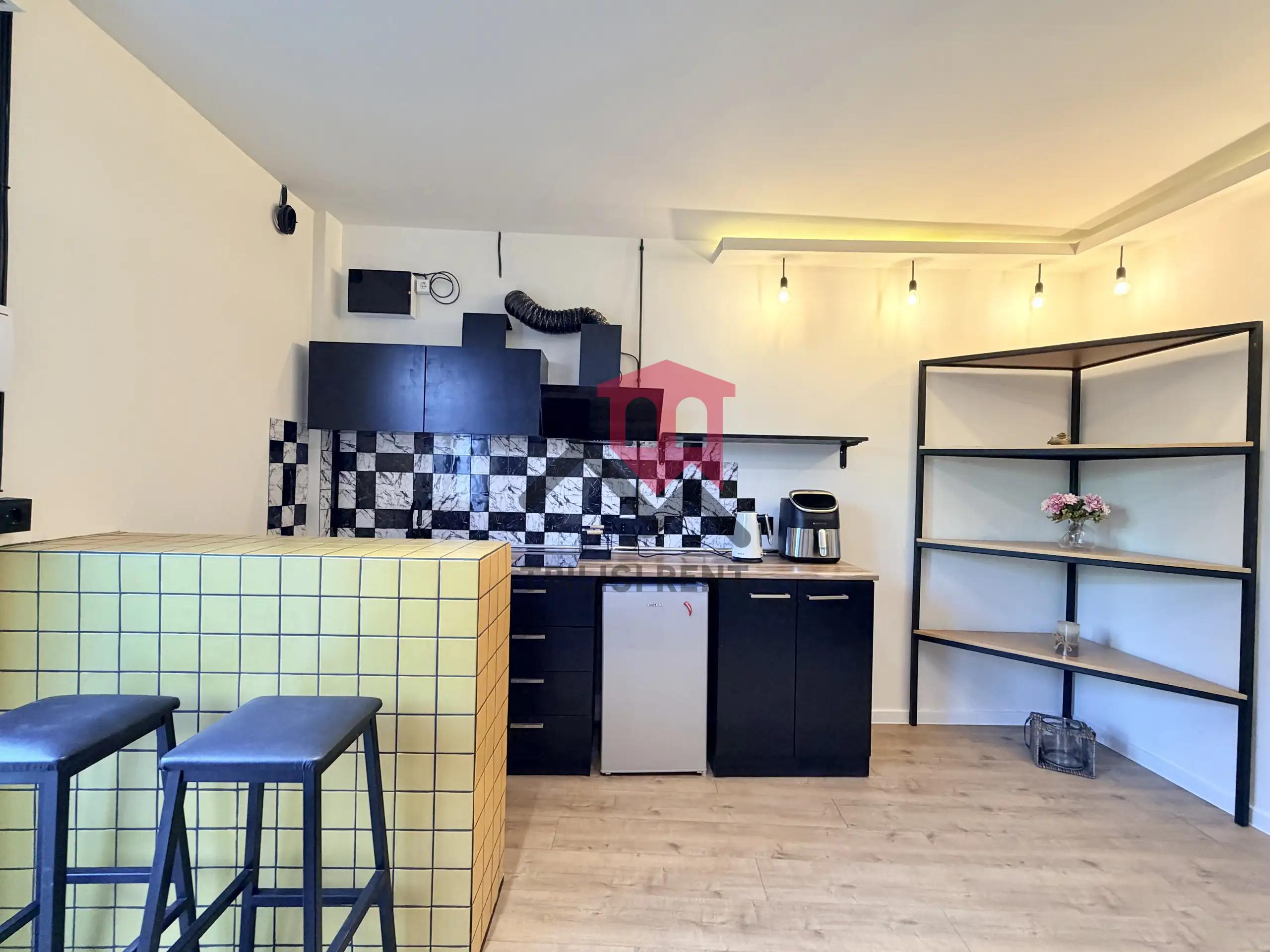 Designer 1-Bedroom Apartment in Mtatsminda photo 2 of 8