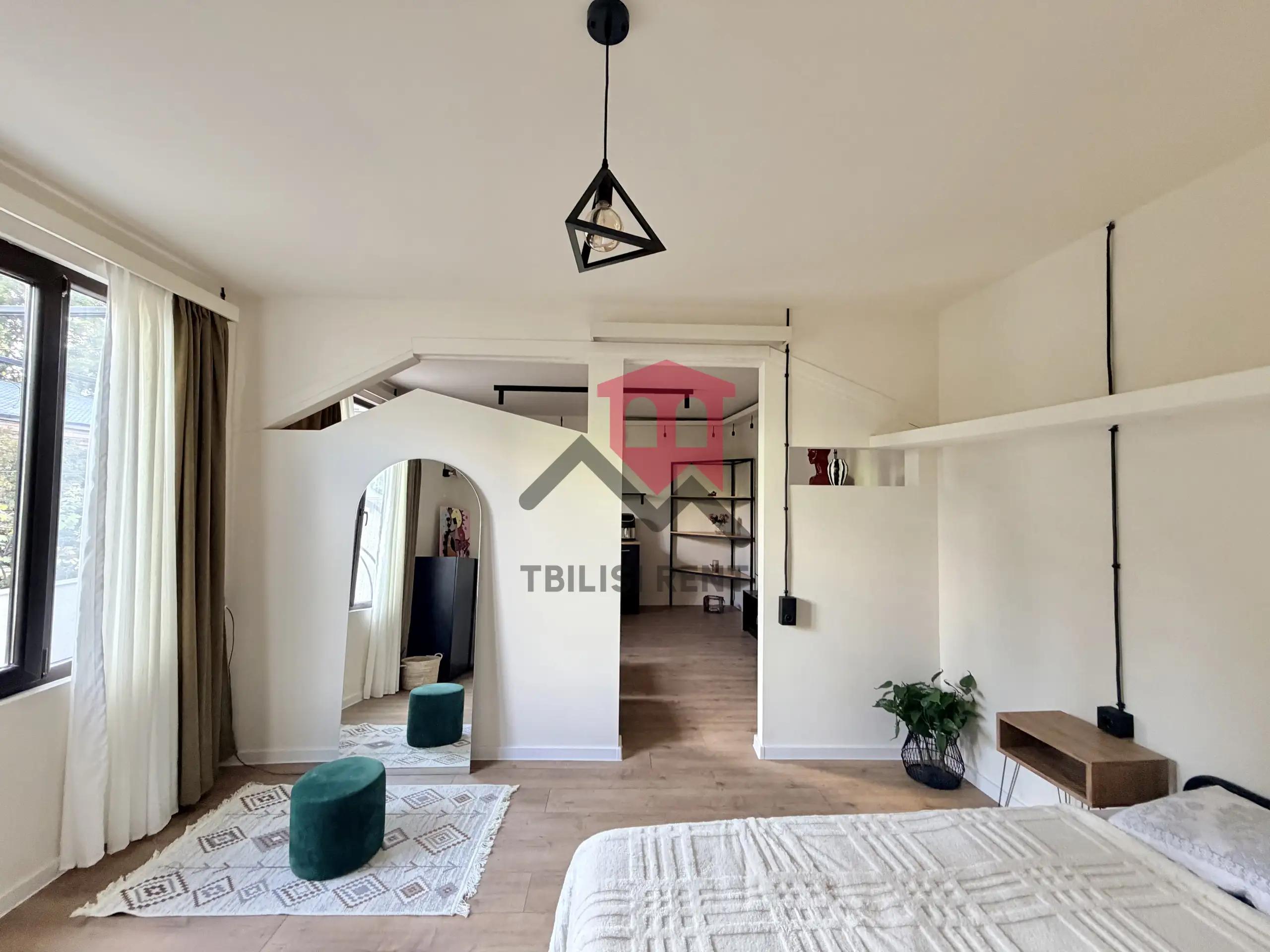 Designer 1-Bedroom Apartment in Mtatsminda photo 5 of 8