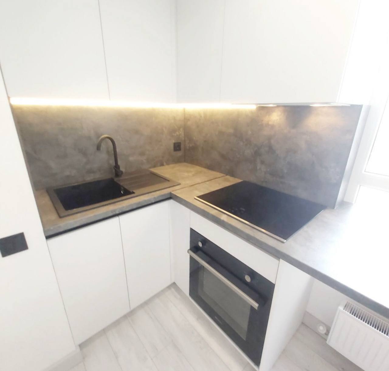 Two-Bedroom Apartment with Living Room in Central Chisinau photo 6 of 8
