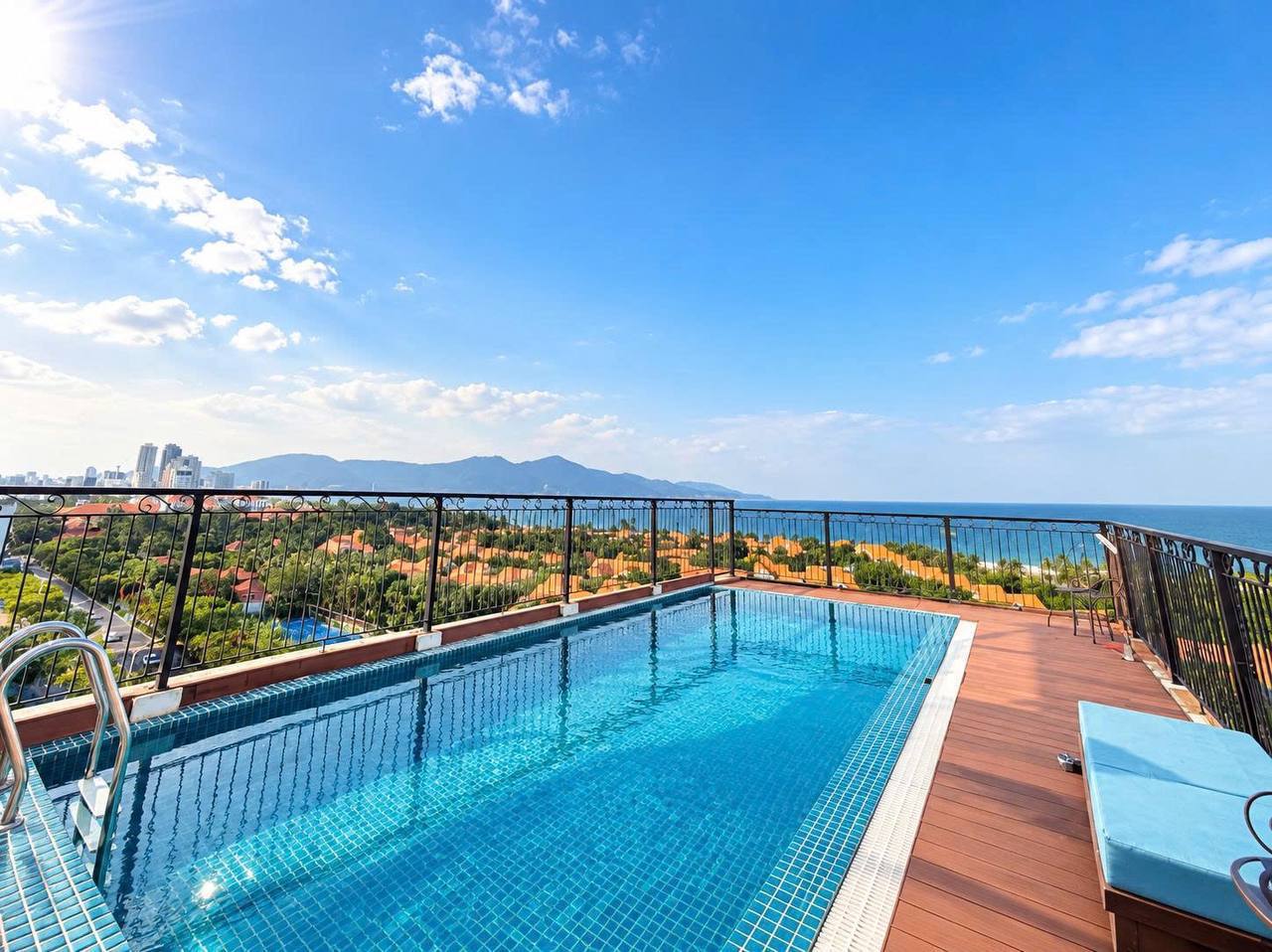 1-Bedroom Apartment with Sea View in Khue My photo 1 of 8
