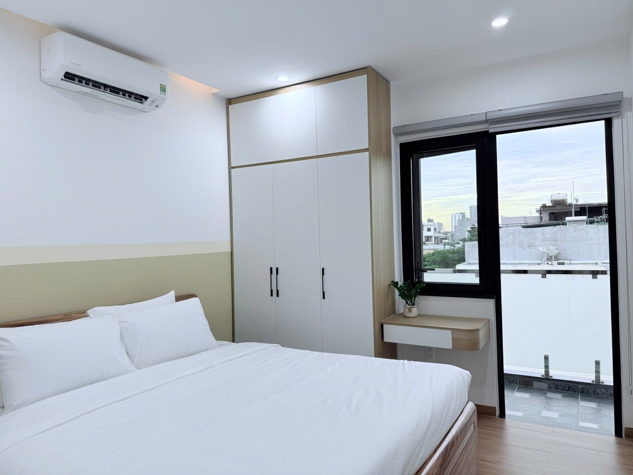 Fully Furnished 2-Bedroom Apartment in My An photo 6 of 8