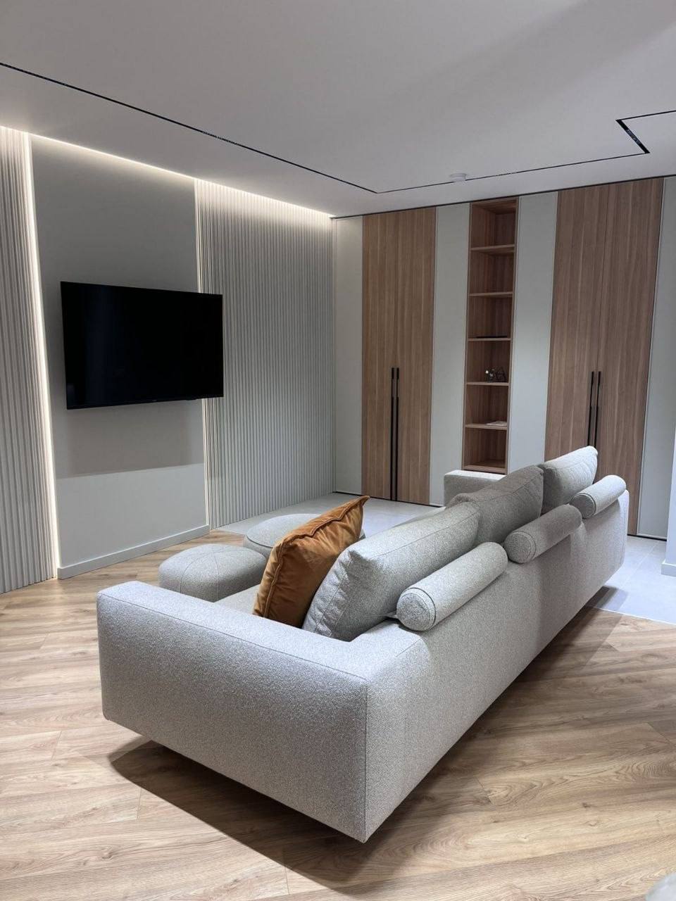 Two-Bedroom Apartment with Living Room in Central Chisinau photo 4 of 8