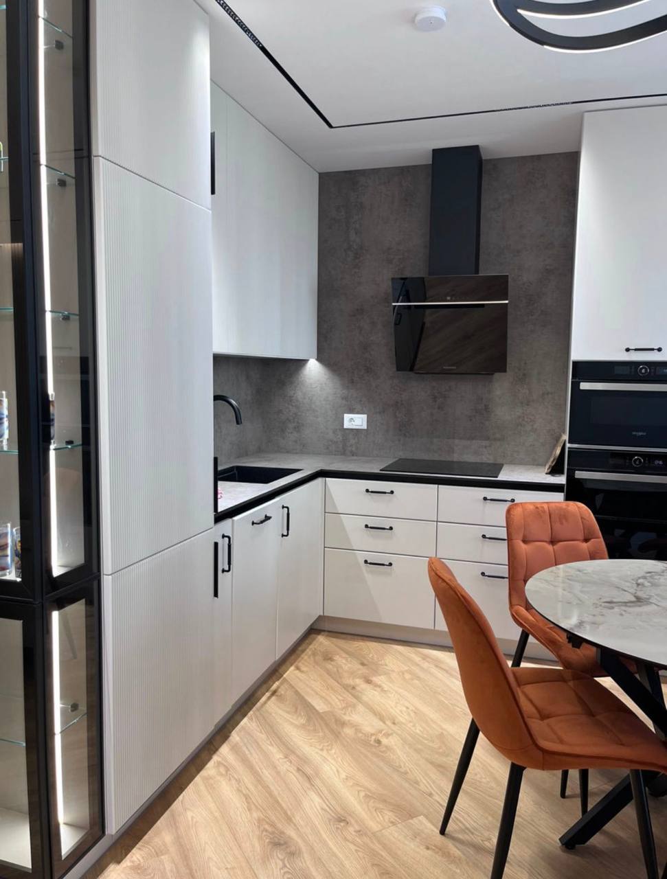 Two-Bedroom Apartment with Living Room in Central Chisinau photo 5 of 8