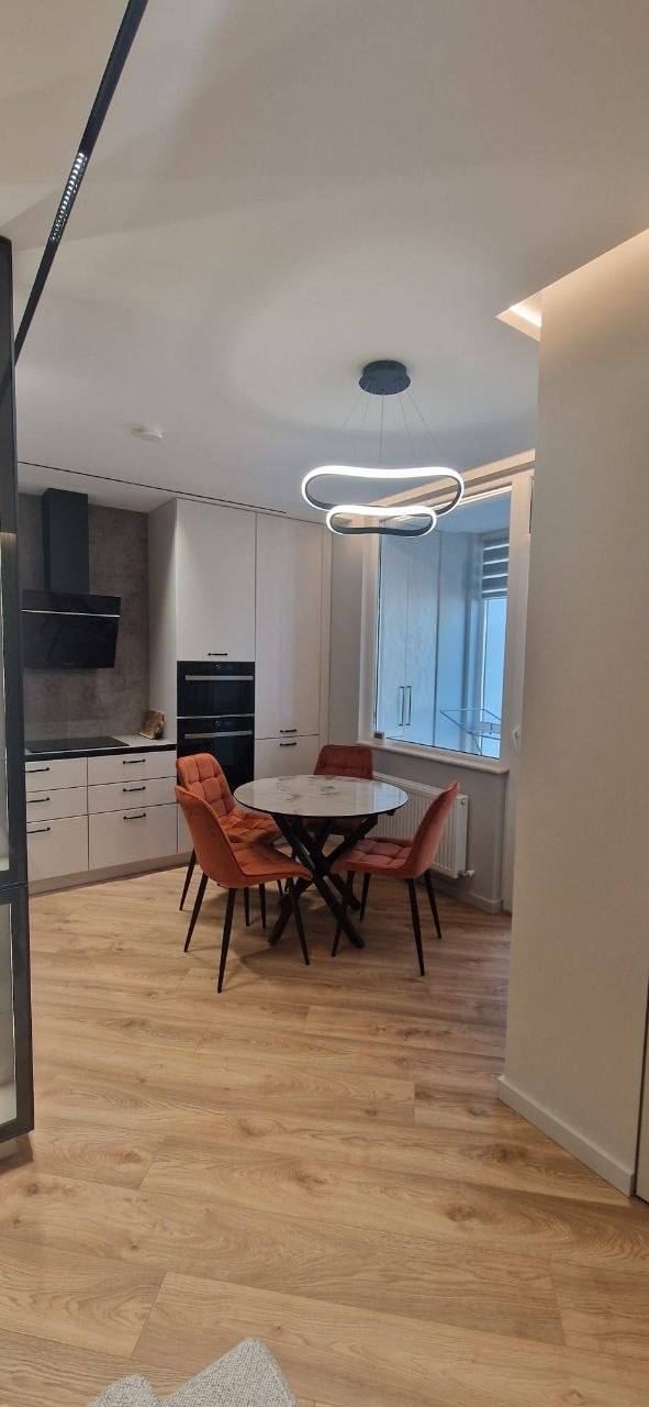 Two-Bedroom Apartment with Living Room in Central Chisinau photo 6 of 8