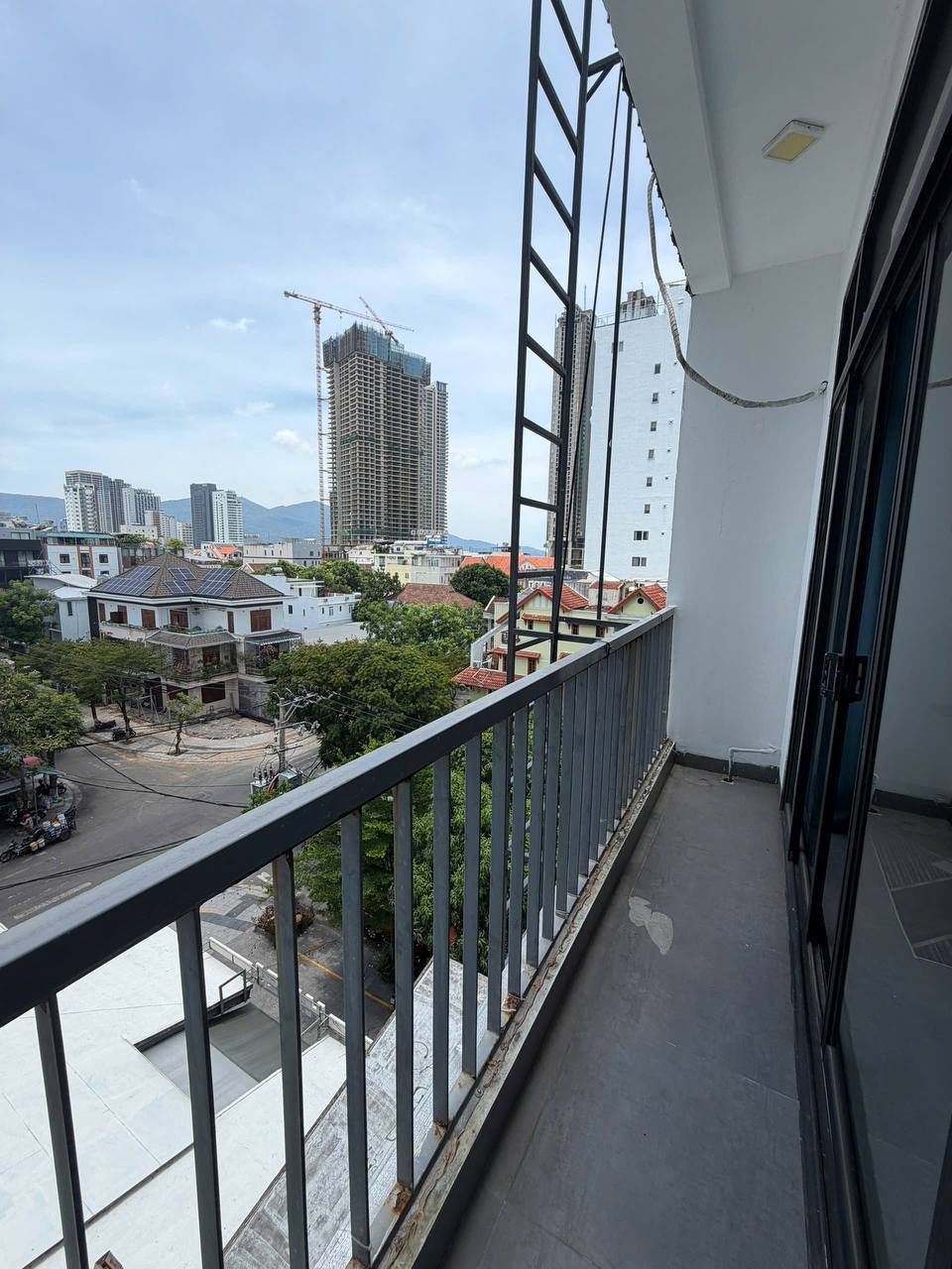 1-Bedroom Apartment in Son Tra photo 2 of 8